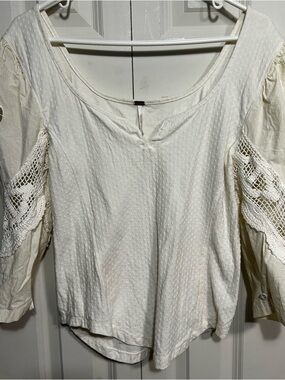 Free People Cream Crochet-Sleeve Top Flattering Scoop neck